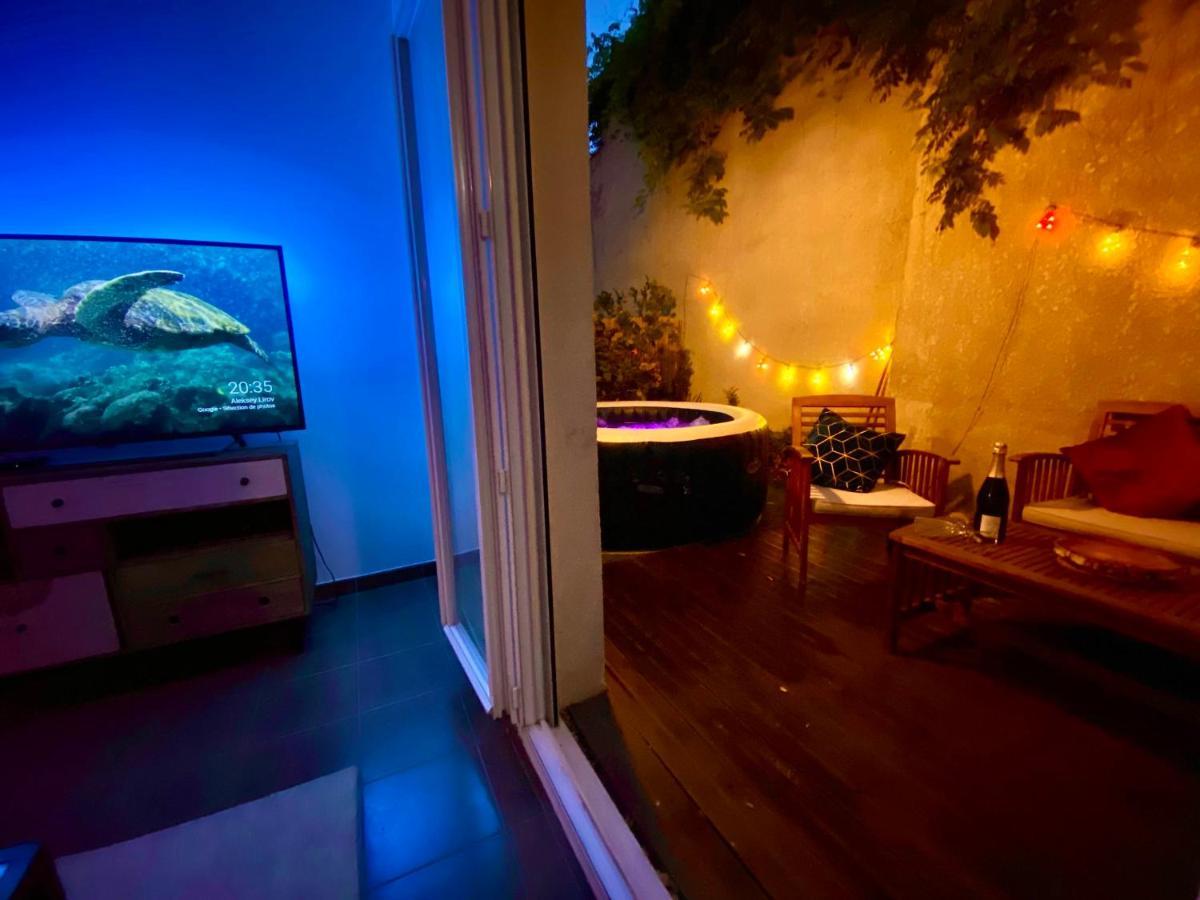 Magnifique Villa Avec Jacuzzi Au Pied Du Stade Saint-Denis  Luaran gambar